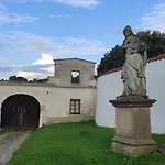 Hradecka *